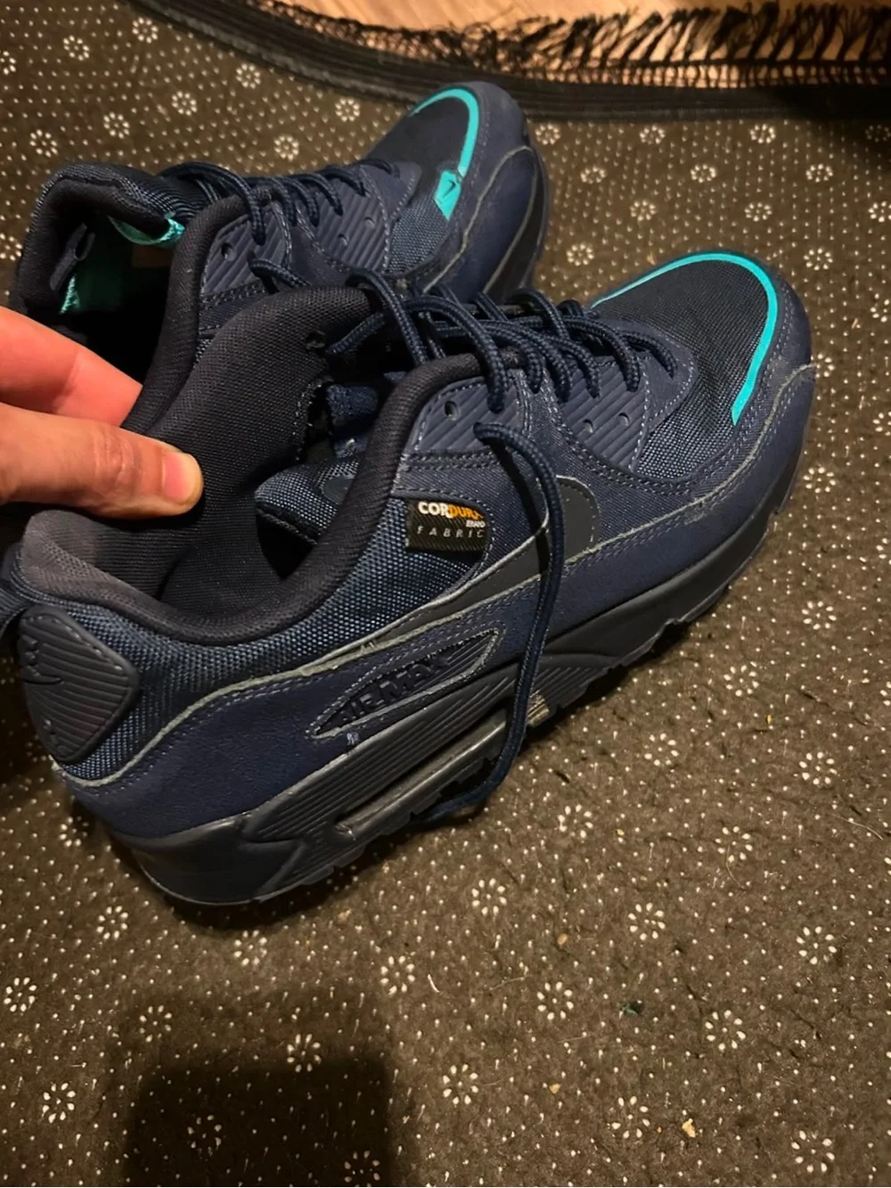 Nike Men's Navy Sneakers with Teal Accent